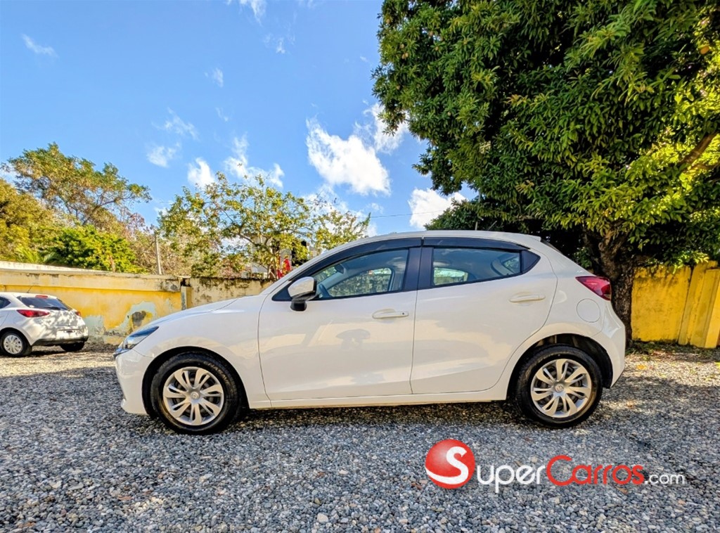 2020 Mazda 2 — foto 3 / 11