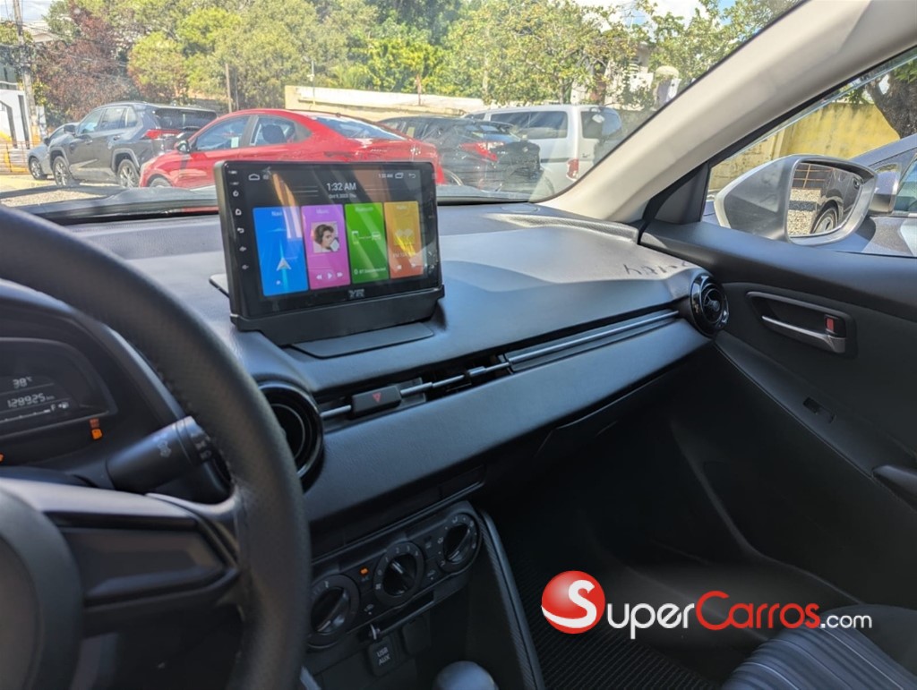 2020 Mazda 2 — foto 8 / 12
