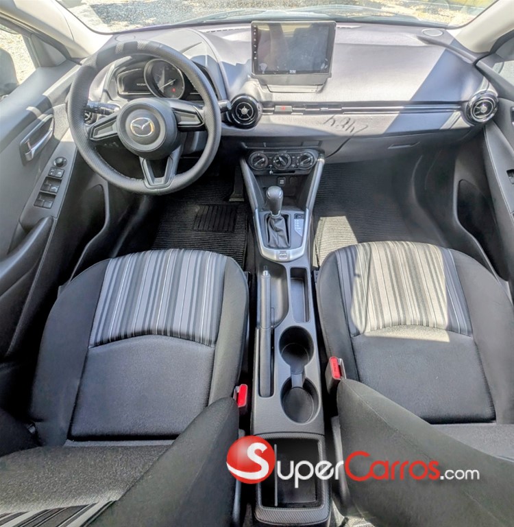 2020 Mazda 2 — foto 10 / 12