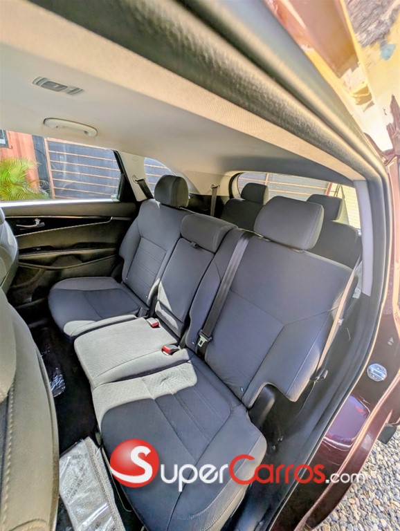 2020 Kia Sorento LX — foto 9 / 12