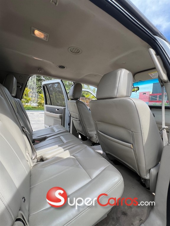 2014 Ford Expedition — foto 8 / 12