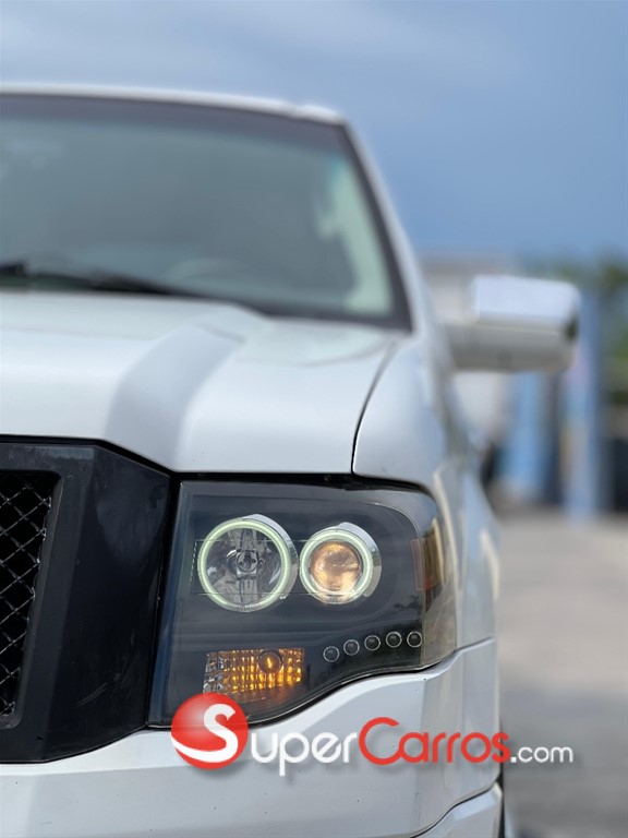 2014 Ford Expedition — foto 9 / 12