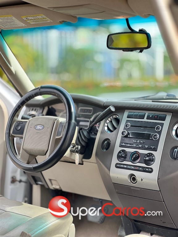 2014 Ford Expedition — foto 10 / 12