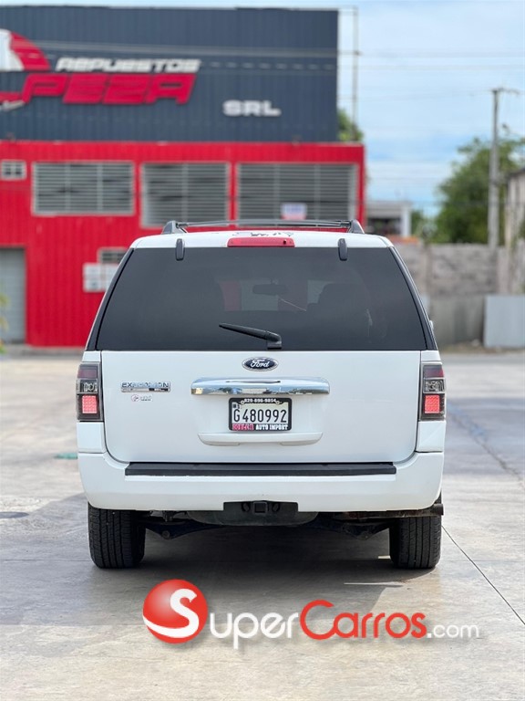 2014 Ford Expedition — foto 11 / 12