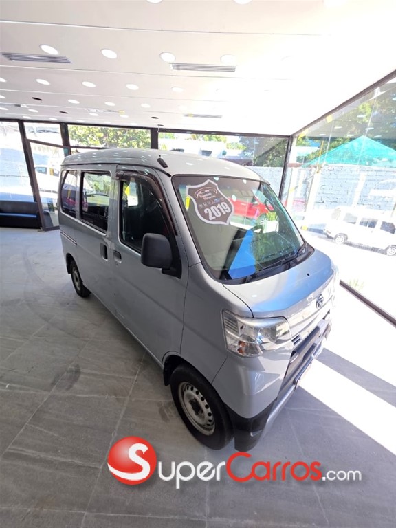 2019 Daihatsu Hijet Minivan — foto 2 / 12