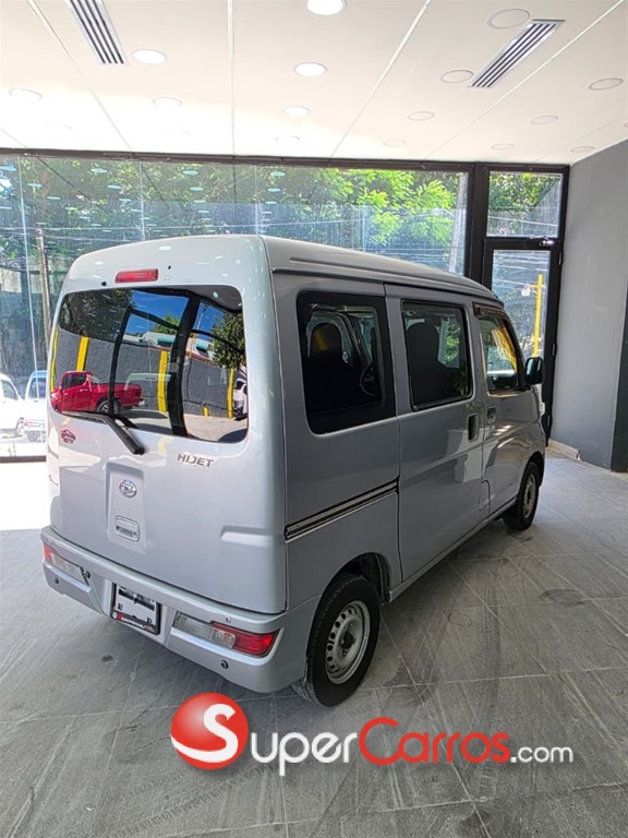 2019 Daihatsu Hijet Minivan — foto 8 / 12