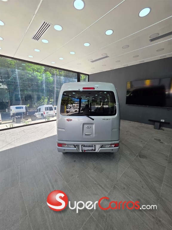 2019 Daihatsu Hijet Minivan — foto 11 / 12