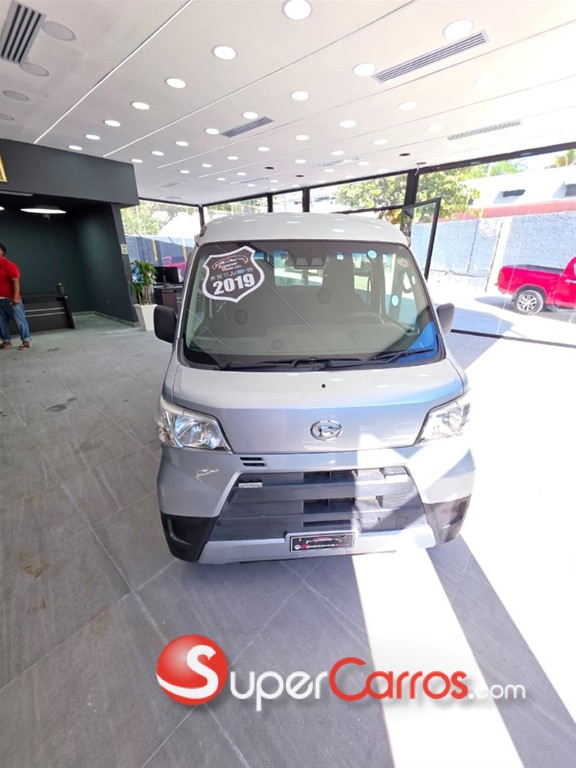2019 Daihatsu Hijet Minivan — foto 12 / 12