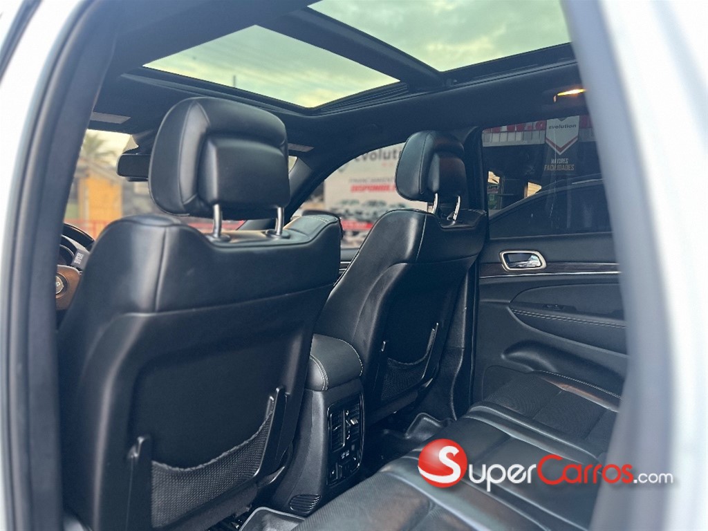 2015 Jeep Grand Cherokee Overland — foto 9 / 12