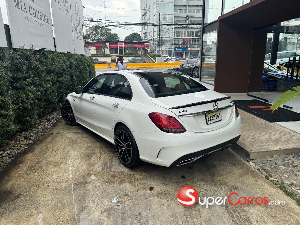2019 Mercedes-Benz Clase C 300 Luxury — foto 3 / 9