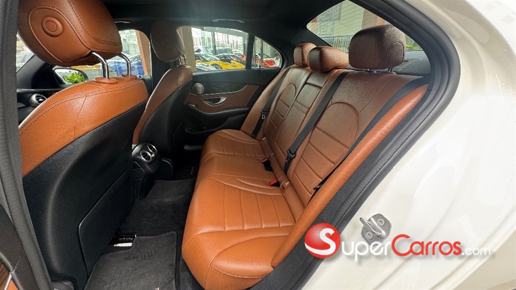 2019 Mercedes-Benz Clase C 300 Luxury — foto 7 / 9