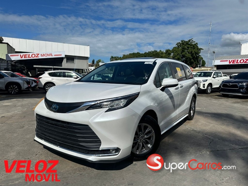 2022 Toyota Sienna XLE