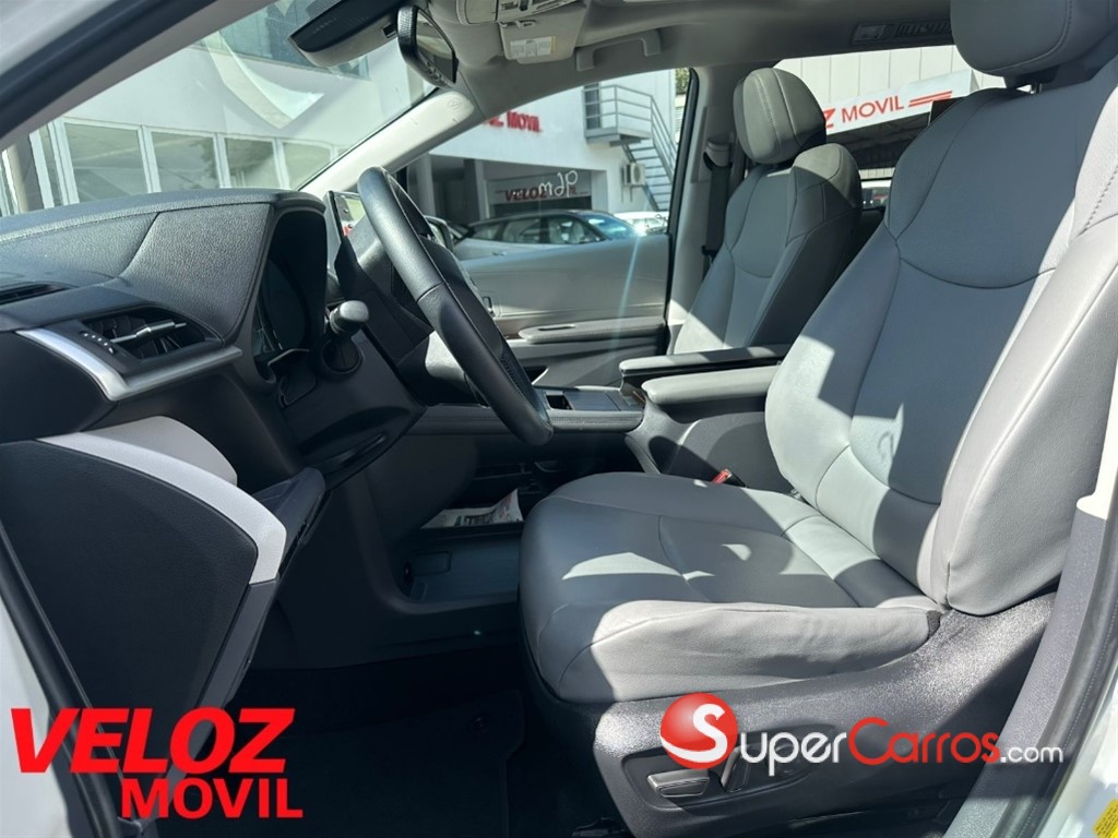 2022 Toyota Sienna XLE — foto 7 / 10