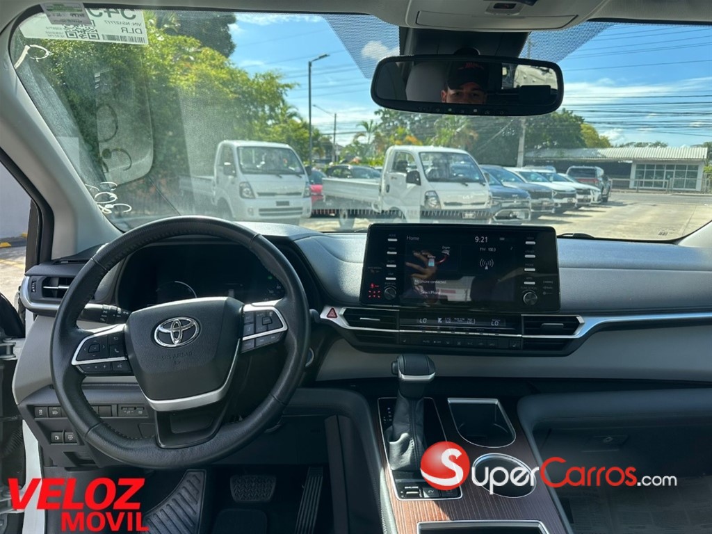 2022 Toyota Sienna XLE — foto 8 / 10