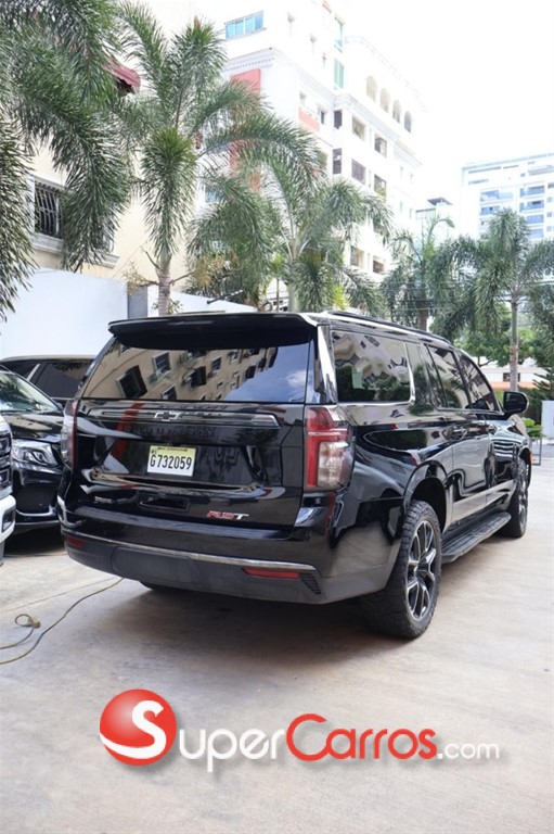 2022 Chevrolet Suburban RST — foto 4 / 11