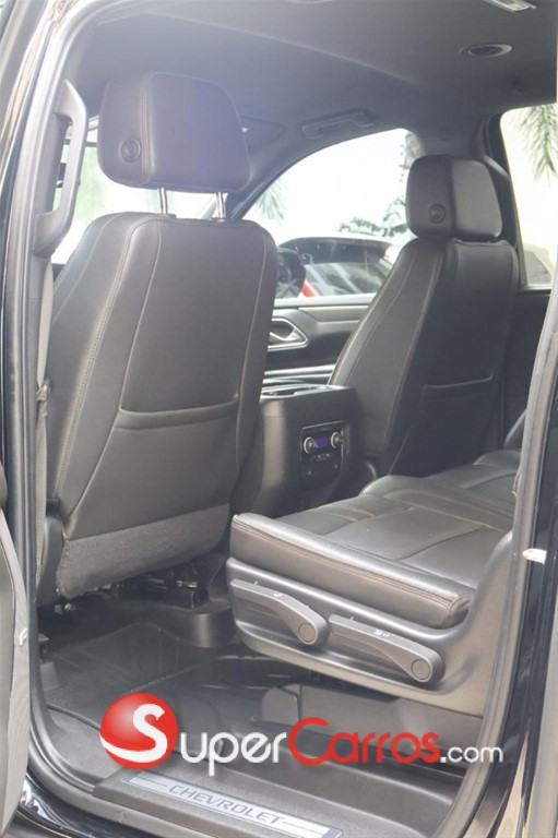 2022 Chevrolet Suburban RST — foto 7 / 11