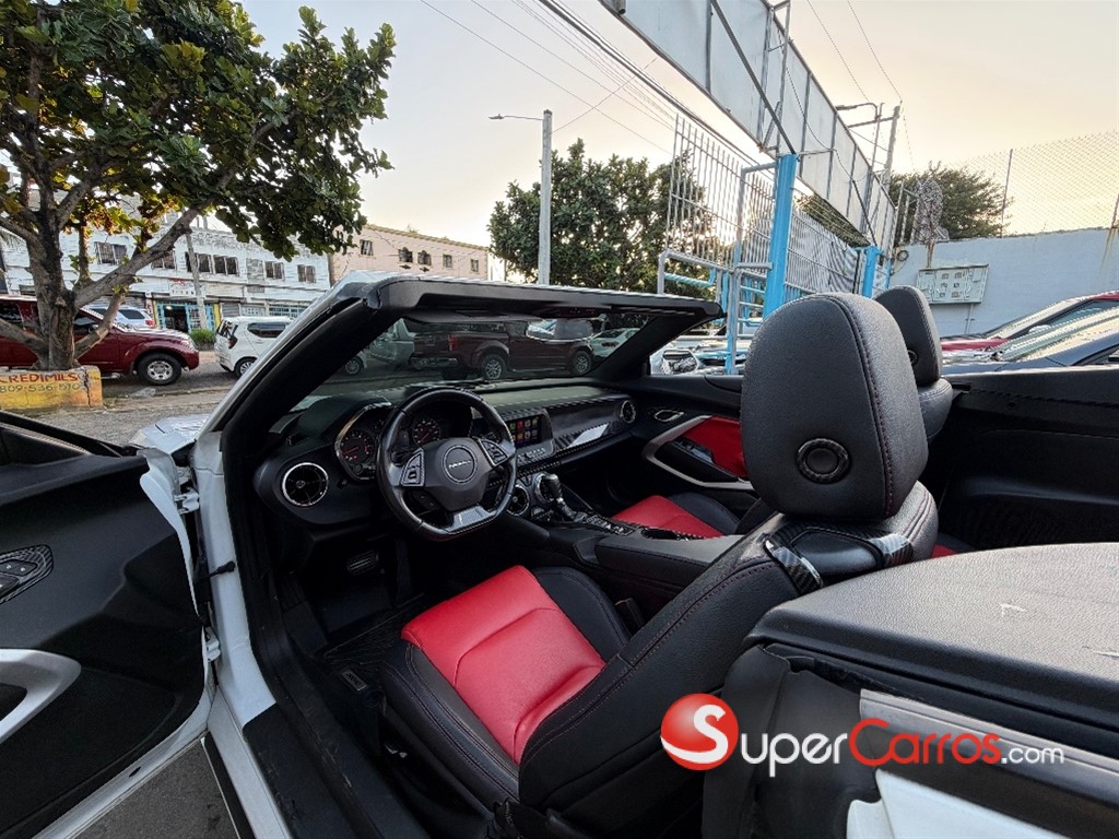 2020 Chevrolet Camaro LT Convertible — foto 6 / 9