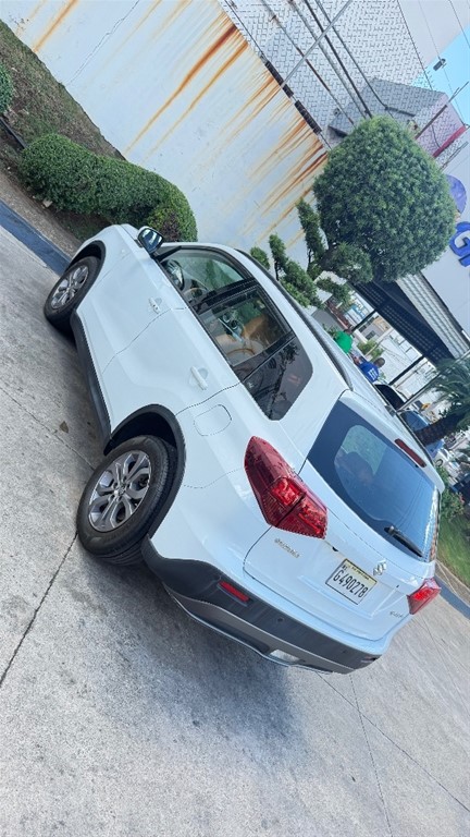 2020 Suzuki Vitara GL — foto 8 / 12