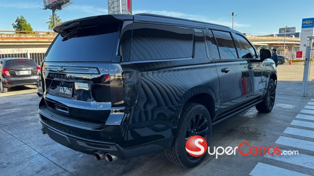 2023 Chevrolet Suburban Highcountry — foto 2 / 7