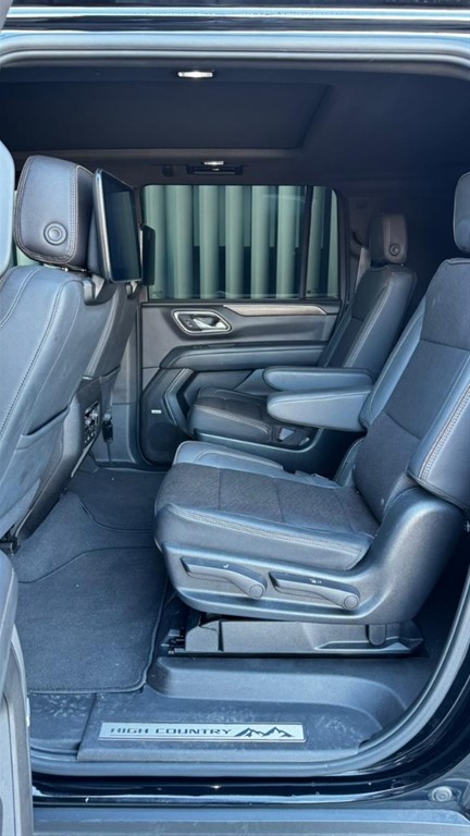 2023 Chevrolet Suburban Highcountry — foto 4 / 7
