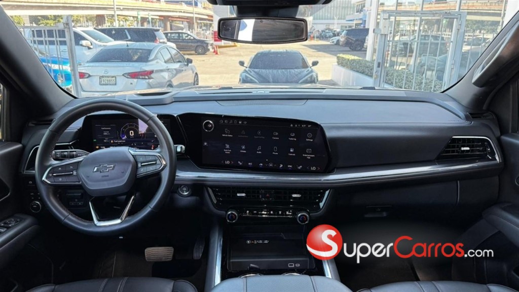 2025 Chevrolet Tahoe RST — foto 2 / 7