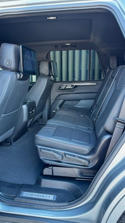 2025 Chevrolet Tahoe RST — foto 3 / 7