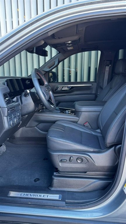 2025 Chevrolet Tahoe RST — foto 4 / 7