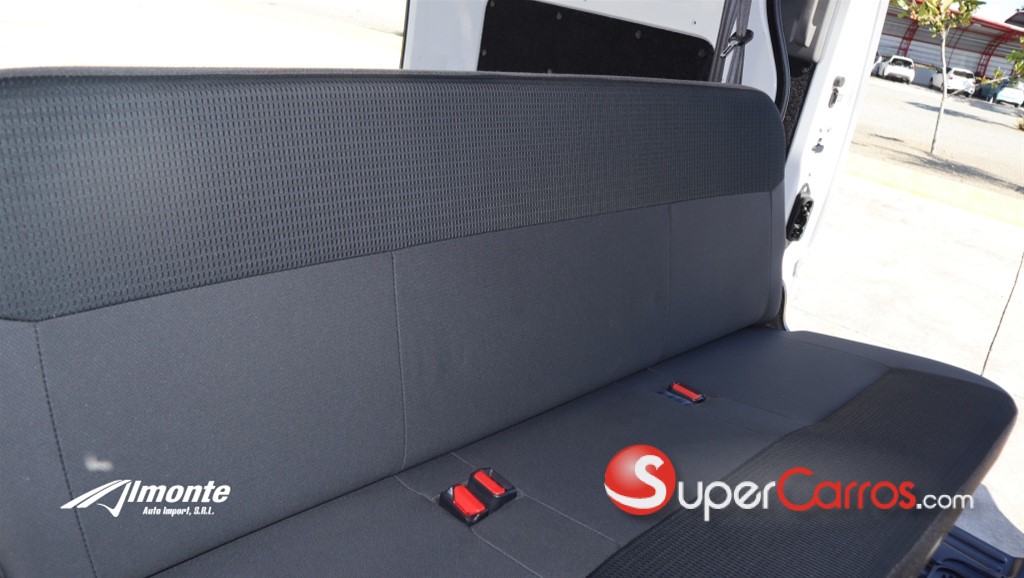 2020 Nissan NV 200 — foto 12 / 12