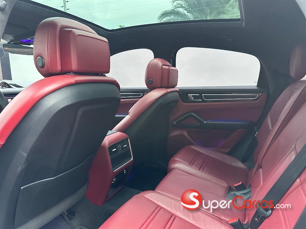 2022 Porsche Cayenne GTS — foto 9 / 10