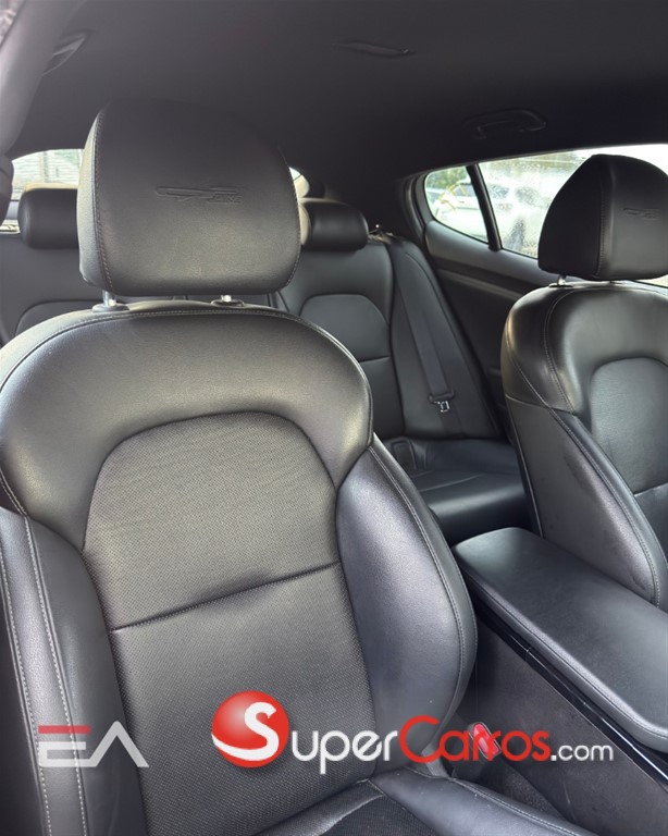 2020 Kia Stinger GT — foto 8 / 9