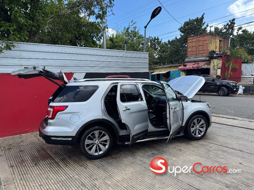 2018 Ford Explorer Limited — foto 8 / 12