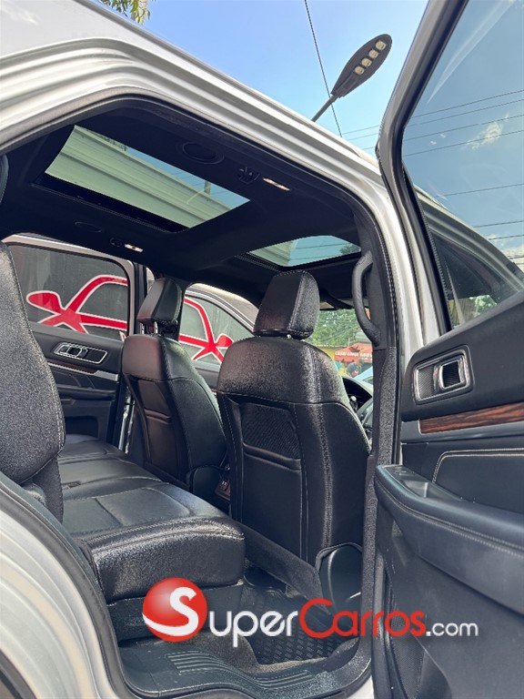 2018 Ford Explorer Limited — foto 10 / 12