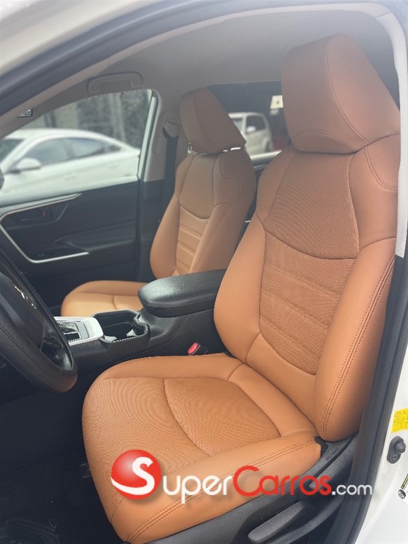 2021 Toyota RAV4 LE — foto 5 / 10