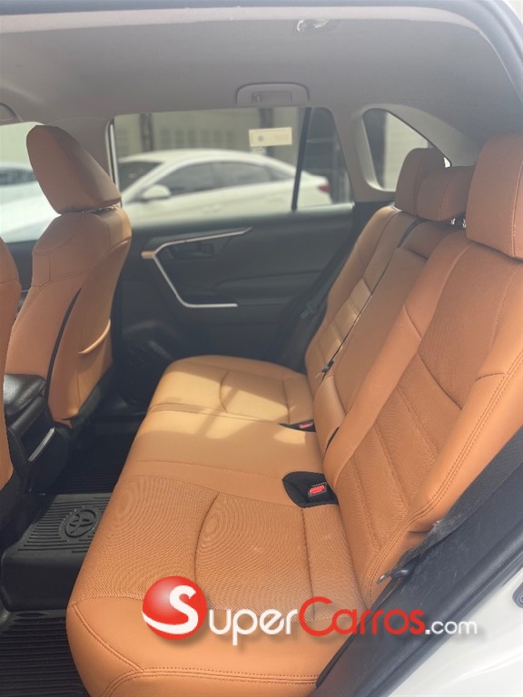 2021 Toyota RAV4 LE — foto 6 / 10