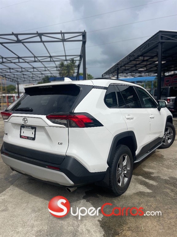 2021 Toyota RAV4 LE — foto 10 / 10