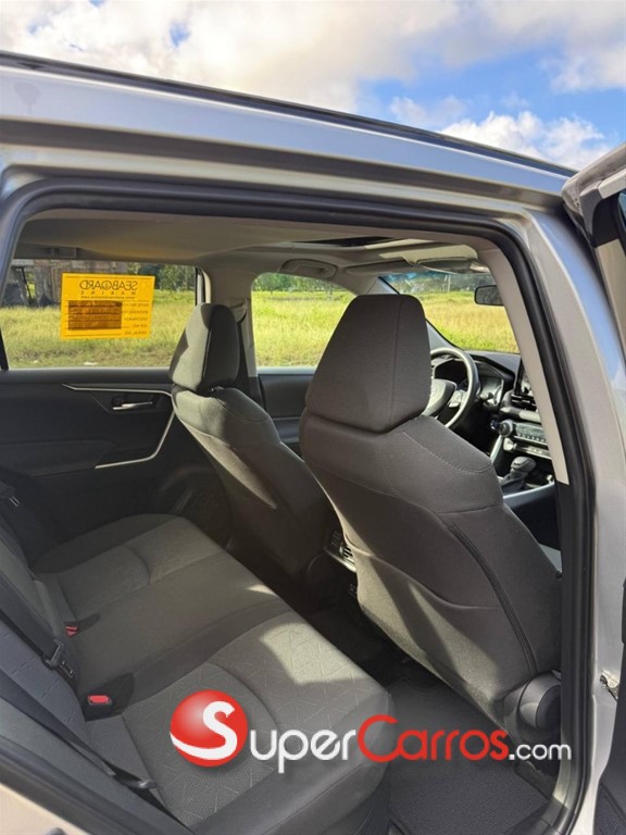 2022 Toyota RAV4 XLE Hybrid — foto 2 / 10