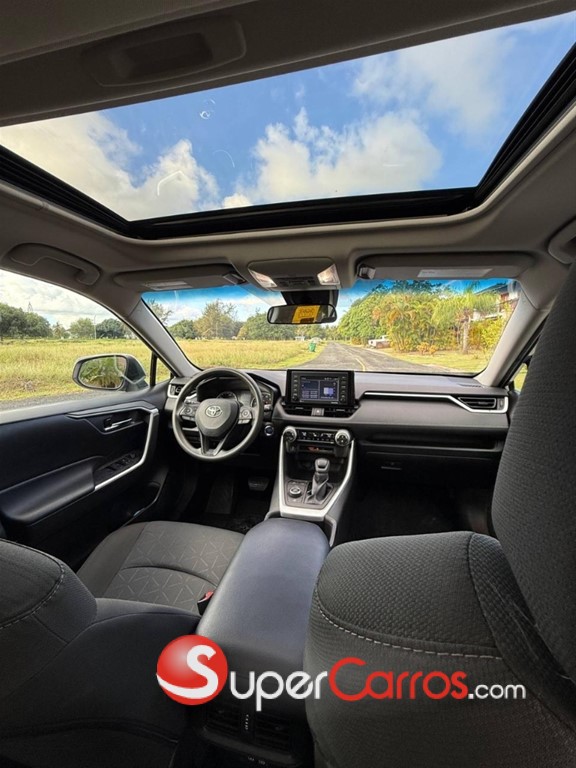 2022 Toyota RAV4 XLE Hybrid — foto 4 / 10