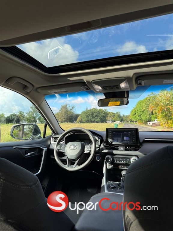2022 Toyota RAV4 XLE Hybrid — foto 5 / 10