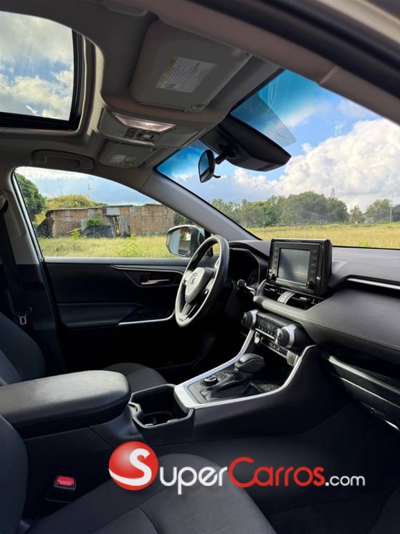 2022 Toyota RAV4 XLE Hybrid — foto 8 / 10