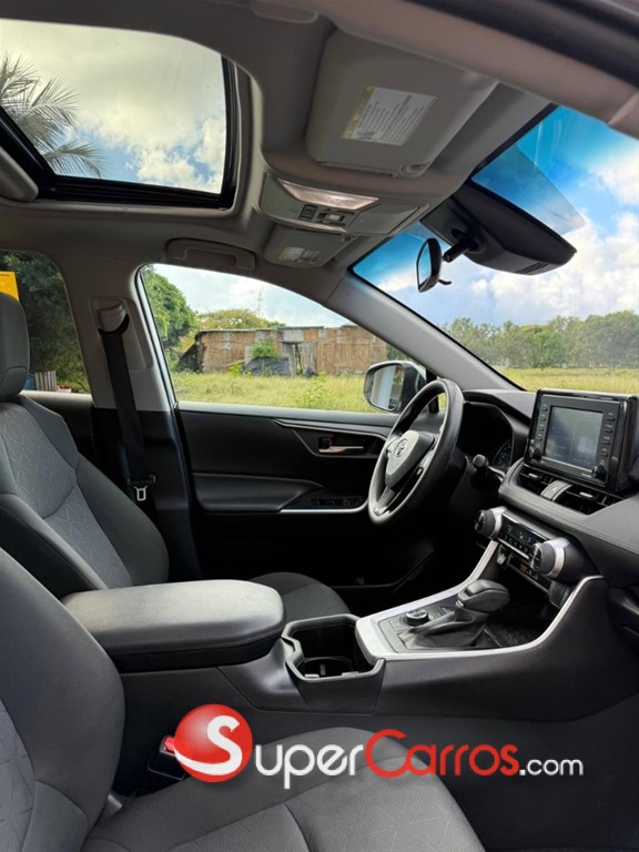 2022 Toyota RAV4 XLE Hybrid — foto 9 / 10