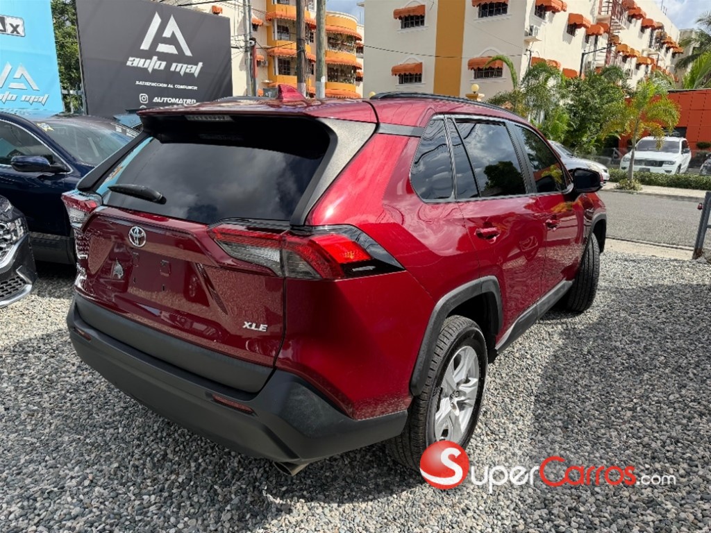 2022 Toyota RAV4 XLE — foto 2 / 9