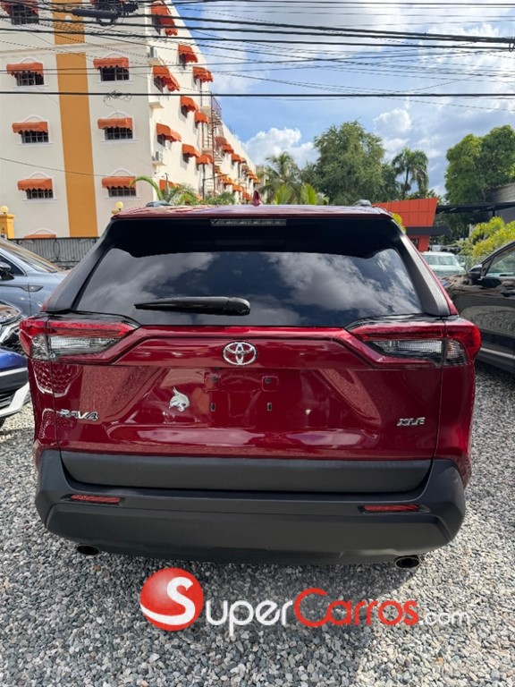 2022 Toyota RAV4 XLE — foto 3 / 9
