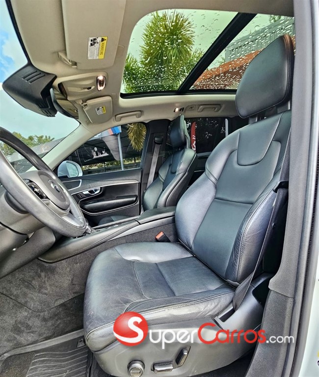 2020 Volvo XC90 Momentum T5 — foto 9 / 10