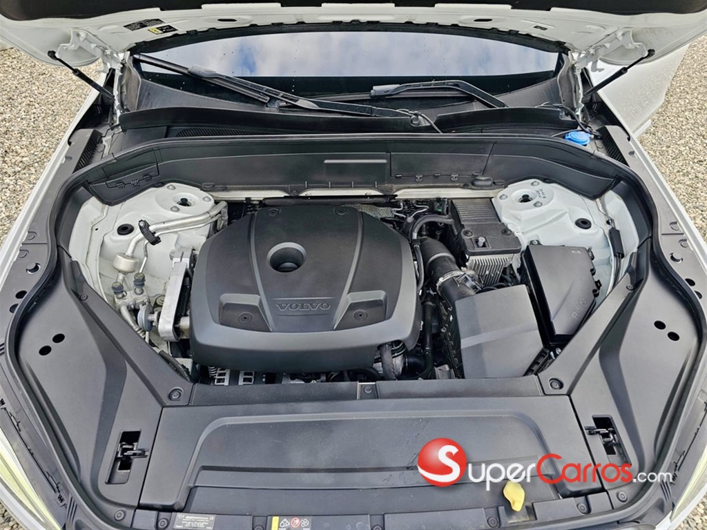 2020 Volvo XC90 Momentum T5 — foto 10 / 10