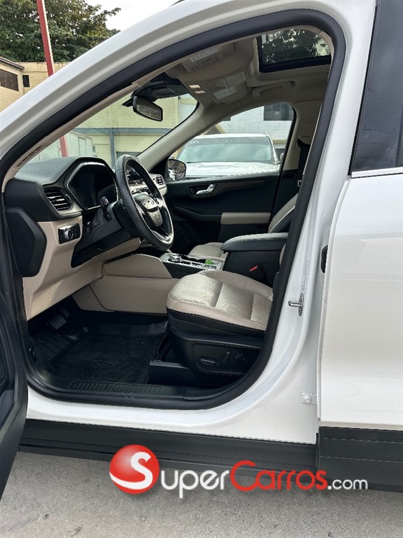 2020 Ford Escape Titanium — foto 6 / 9