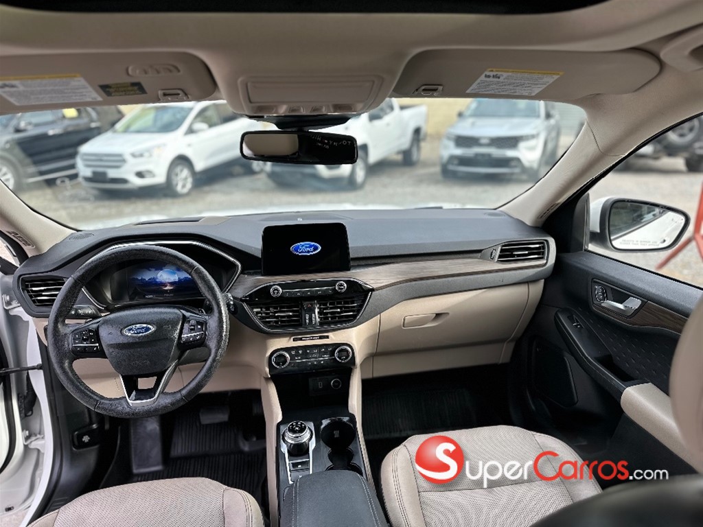 2020 Ford Escape Titanium — foto 7 / 9