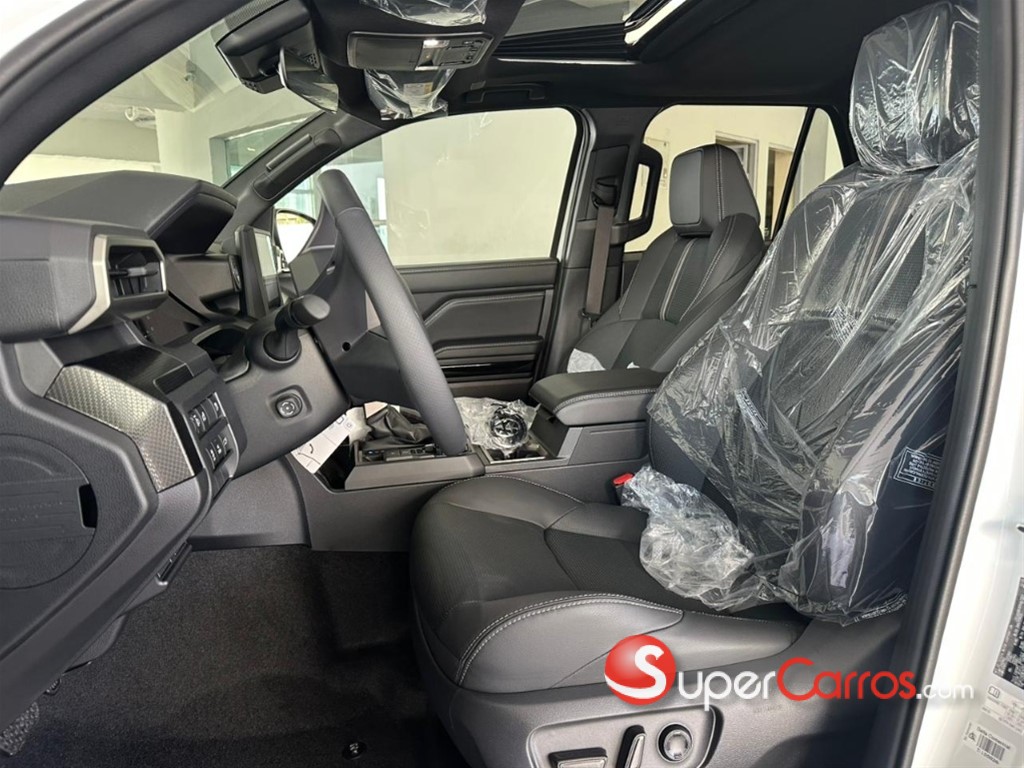 2027 Toyota 4 Runner Limited — foto 8 / 10