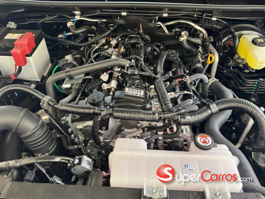 2027 Toyota 4 Runner SR5 — foto 12 / 12