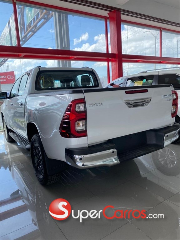 2025 Toyota Hilux Limited — foto 4 / 8