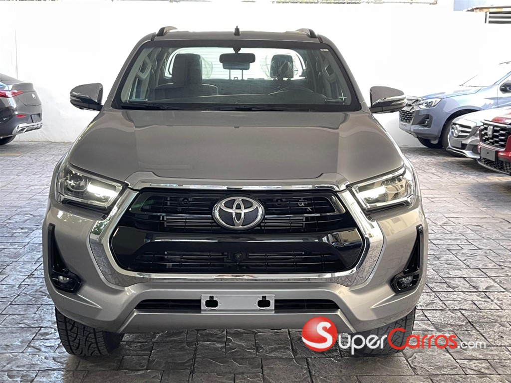 2026 Toyota Hilux SRV — foto 2 / 9